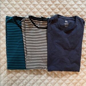 H&M / 3 Men's T-Shirt Set / Blue, Black, White / Small